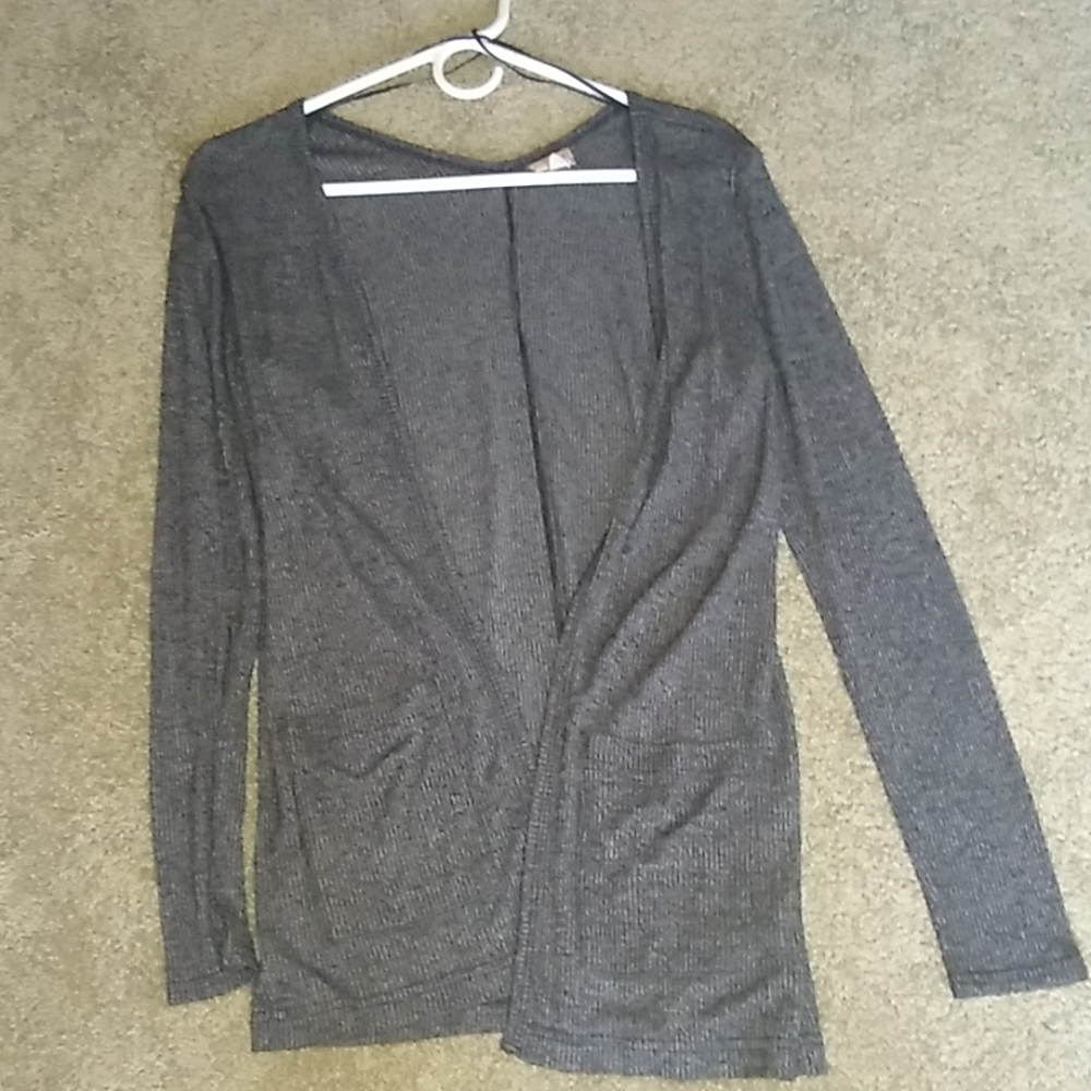 Grey cardigan with pockets